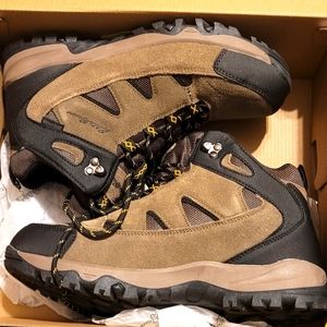 Men's size 8.5 Eddie Bauer Waterproof Hiking boots. New in box with tags.